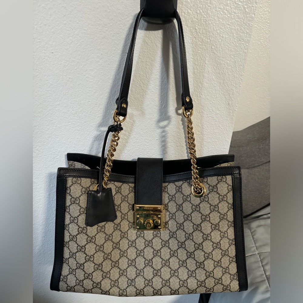 Gucci PadLock Medium OG Shoulder Bag
